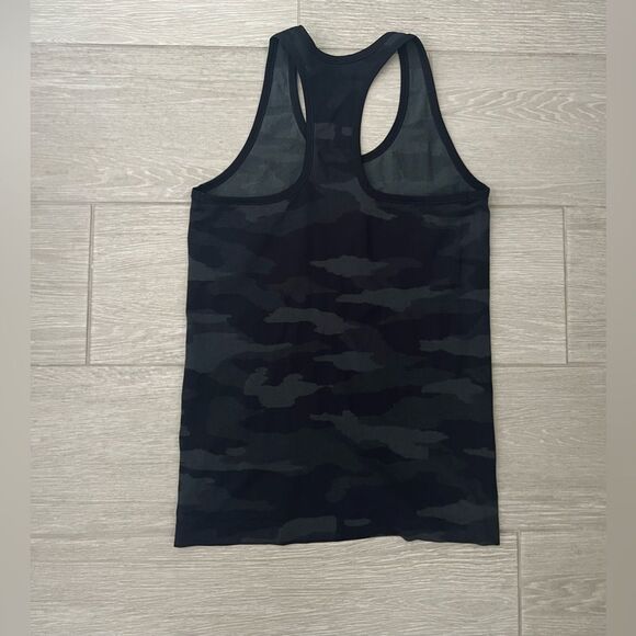 Athleta Speedlight Camo Tank size Small - Picture 7 of 9